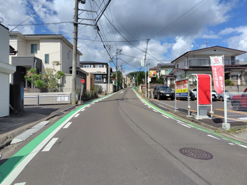 低層住宅や集合住宅が並ぶ国見の住宅街